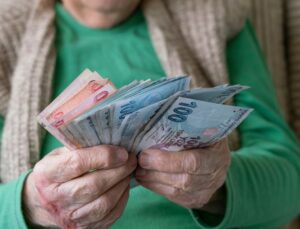 Bayram ikramiyesi alacaklar dikkat! SGK “Asla” diyerek uyardı