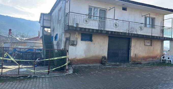 Boşanma Aşamasındaki Eşini ve Ailesini Öldürdü