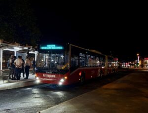 Sakarya’da Metrobüslerde gece seferi başladı