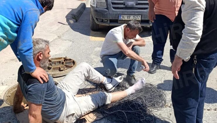 Servis aracı, cadde üzerinde çalışan işçinin ayağını ezdi